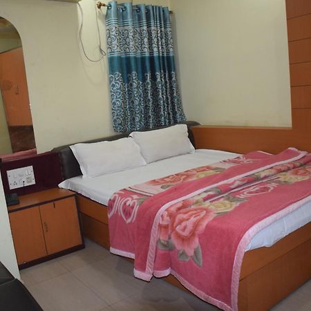 Starline Hotel 아가르탈라 외부 사진