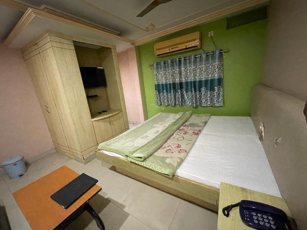 Starline Hotel 아가르탈라 외부 사진