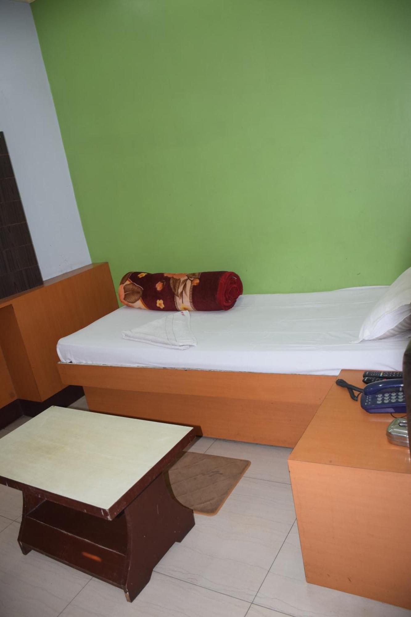 Starline Hotel 아가르탈라 외부 사진